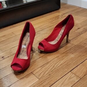 Christian Siriano Red Peep-Toe Pumps